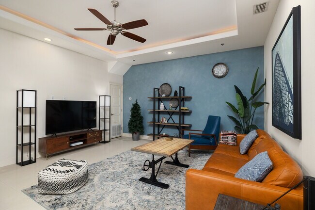 Foto del edificio - 1304 E Pineridge Ave