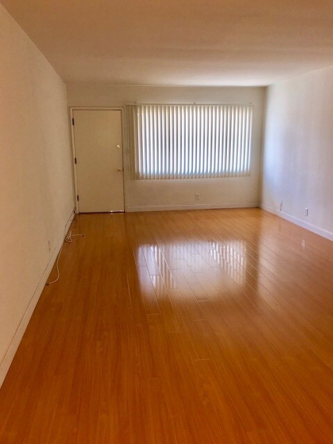 Building Photo - 15925 Sherman Way