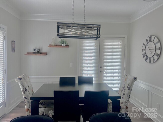 Foto del edificio - 2104 Ayrsley Town Blvd