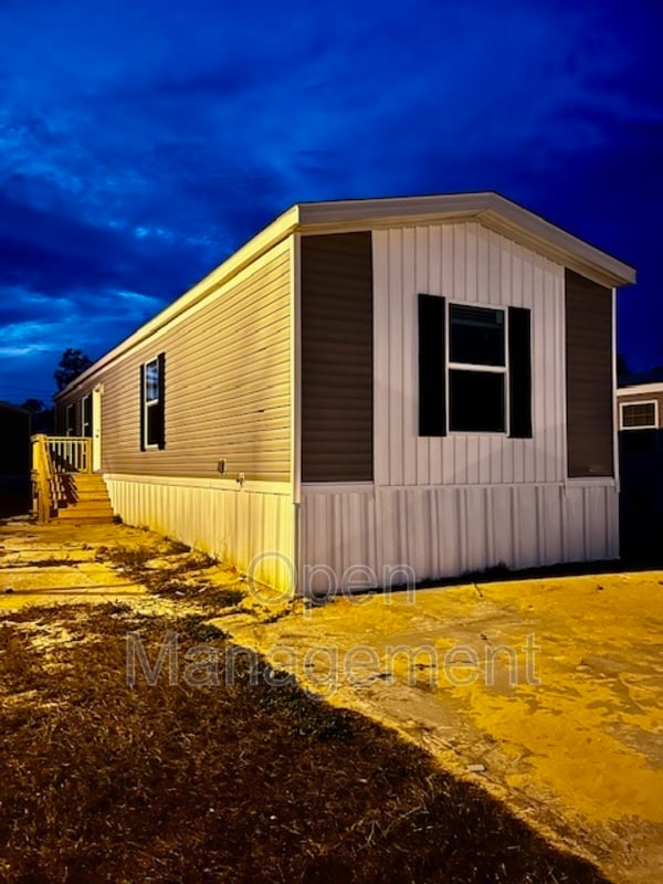 Building Photo - 518 Everitt Ave