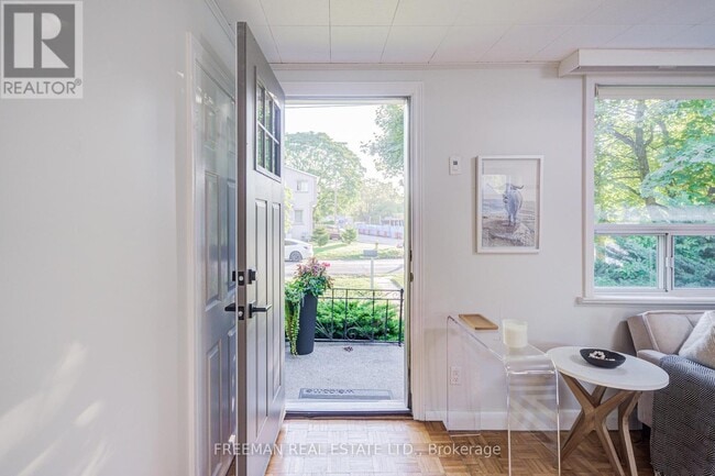 Building Photo - 6 Lloyd George Ave