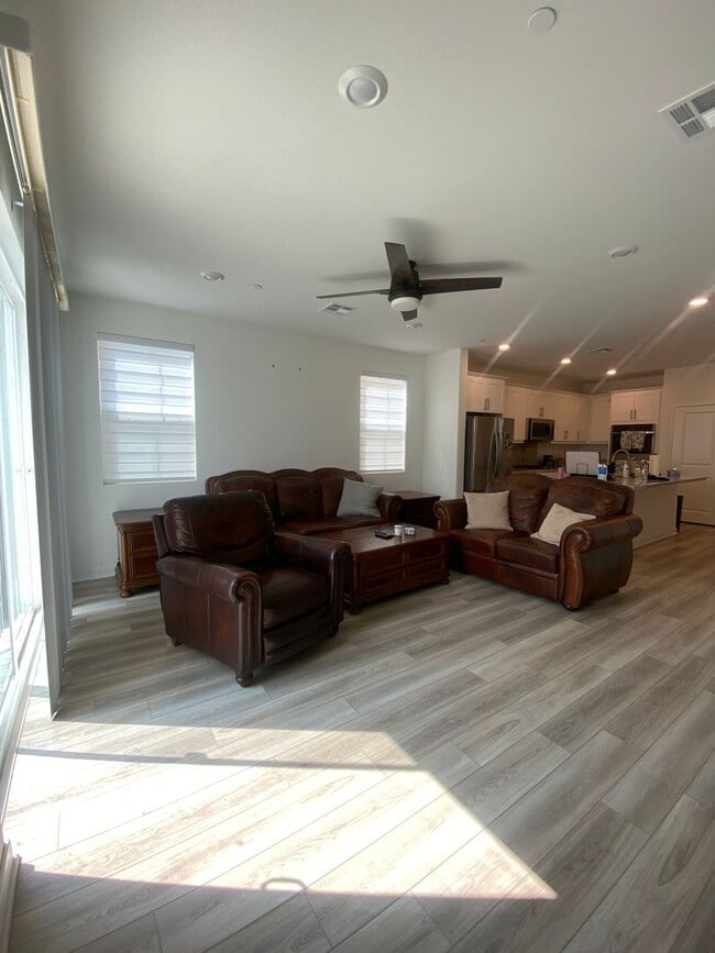 Building Photo - 4 Bedroom Home in Ontario Ranch