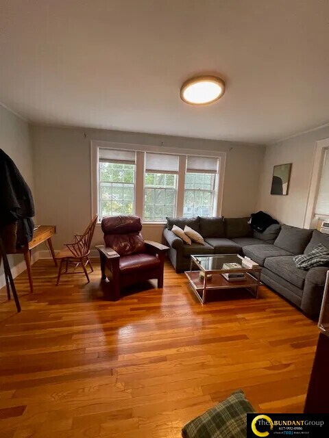 Primary Photo - 9 Ellery St
