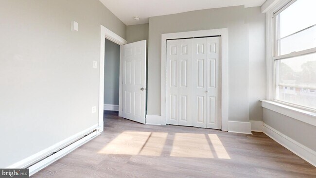 Foto del edificio - 2542 N 33rd St