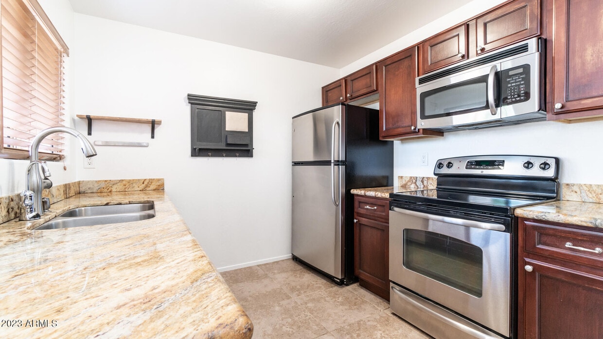 Primary Photo - 11260 N 92nd St