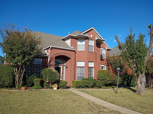 Building Photo - Room in House on Kentshire Cir