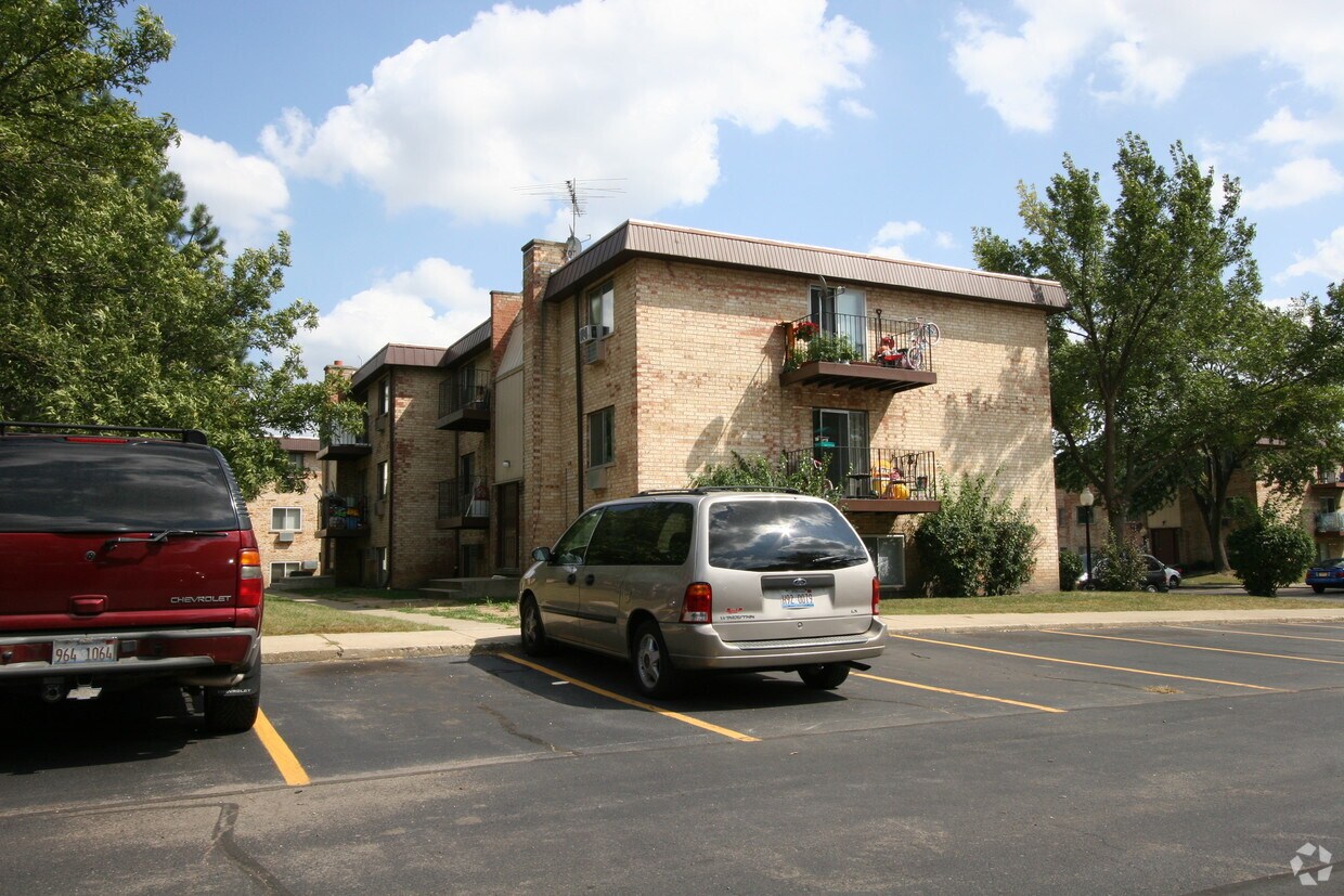 Primary Photo - 1706 W Victoria Ln