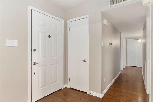 Foto del edificio - 4248 Ireland St