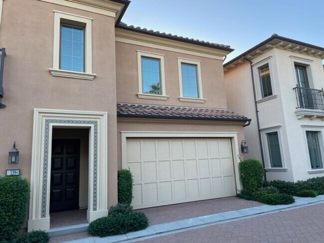 Building Photo - Newer home In Los Olivos
