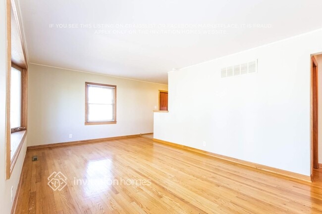 Foto del edificio - 8841 Merrimac Ave