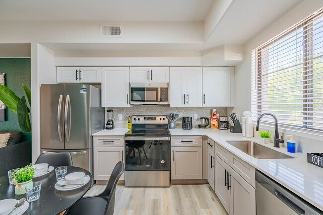 Foto del edificio - 6610 N 93rd Ave