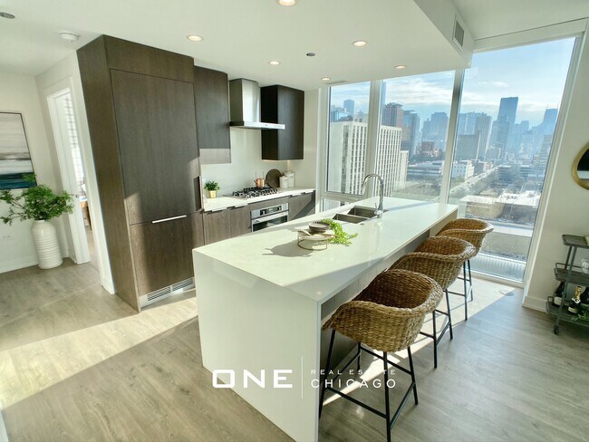 Building Photo - 204 W Hill Unit 7