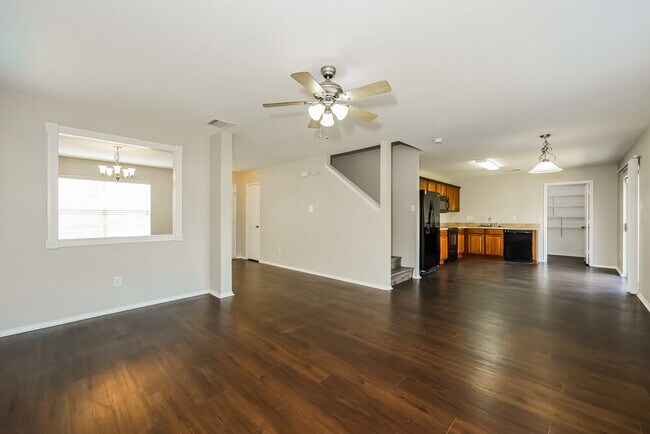 Foto del edificio - 312 Fawn Hill Dr