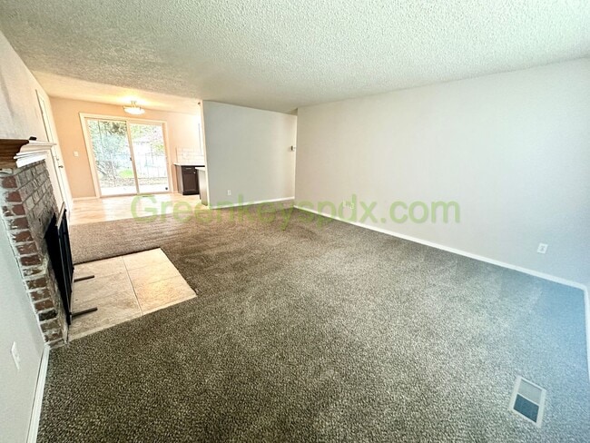 Beautiful Milwaukie 3 Bedroom - Beautiful Milwaukie 3 Bedroom House