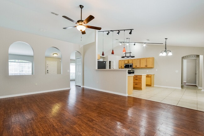 Building Photo - 809 Clear Brook Ct