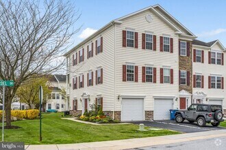 Building Photo - 202 Bardel Dr