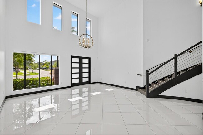 Foto del edificio - Northwest 88th Avenue, Miami Lakes, FL 33018 - 4 BR 3.5 BA single-family home