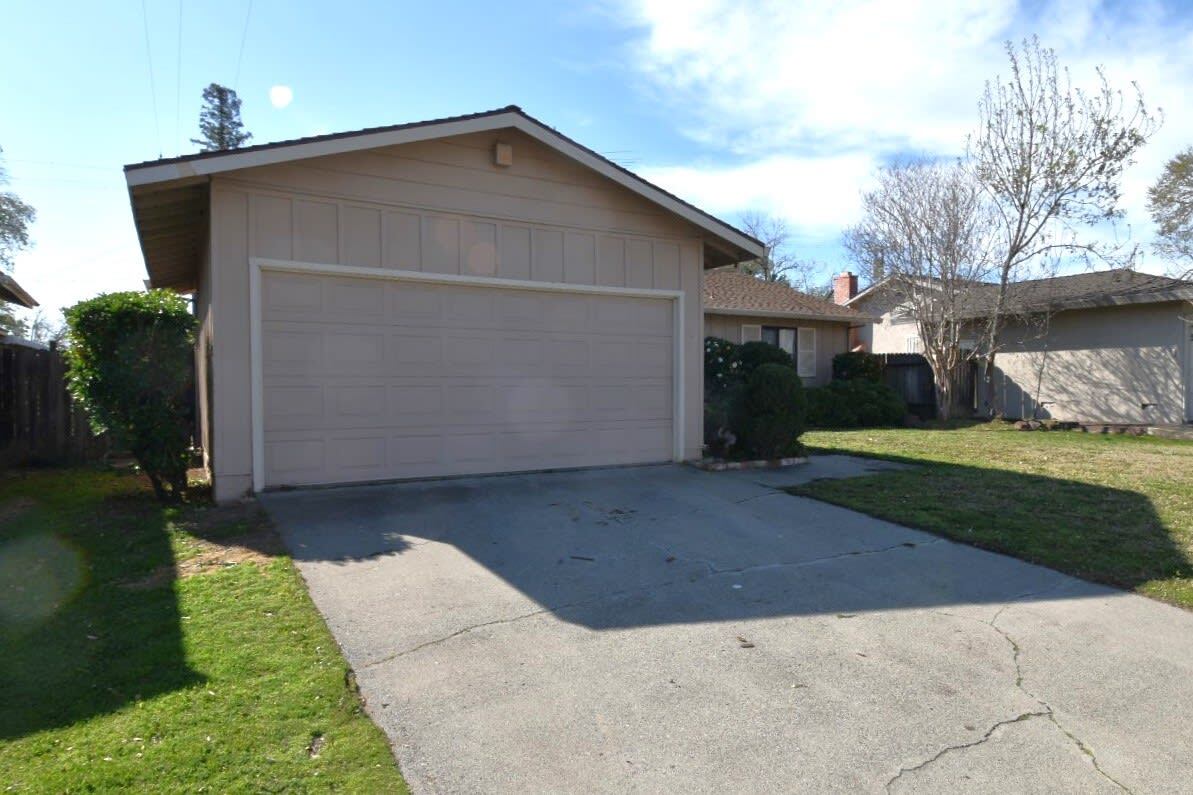 Primary Photo - 5420 Fernwood Way