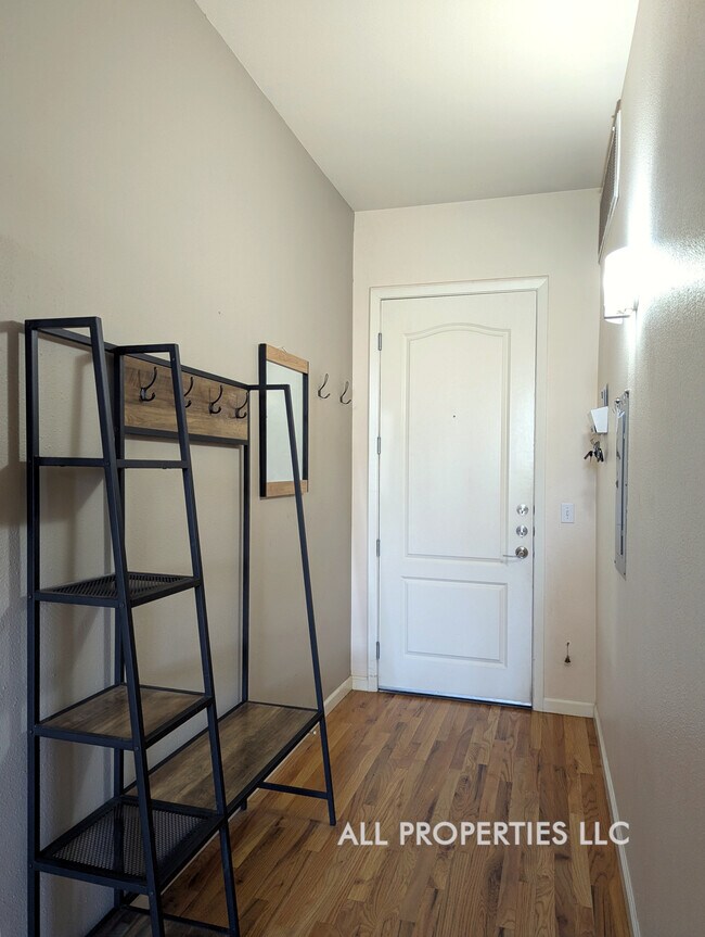 Foto del edificio - 1489 Steele St
