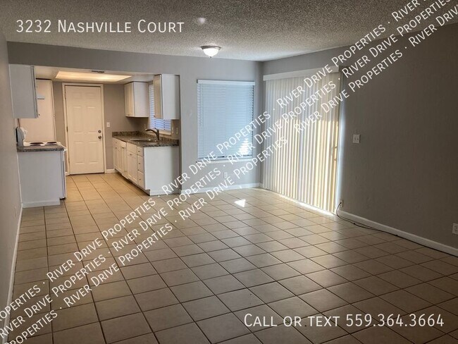 Building Photo - Three Bedroom Duplex Available Now!