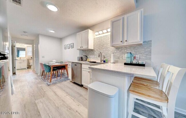 Building Photo - 2621 Lagoon Knoll Dr