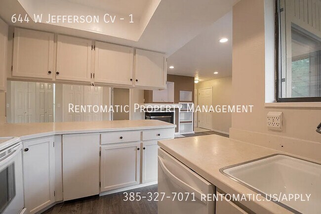Foto del edificio - 644 W Jefferson Cv