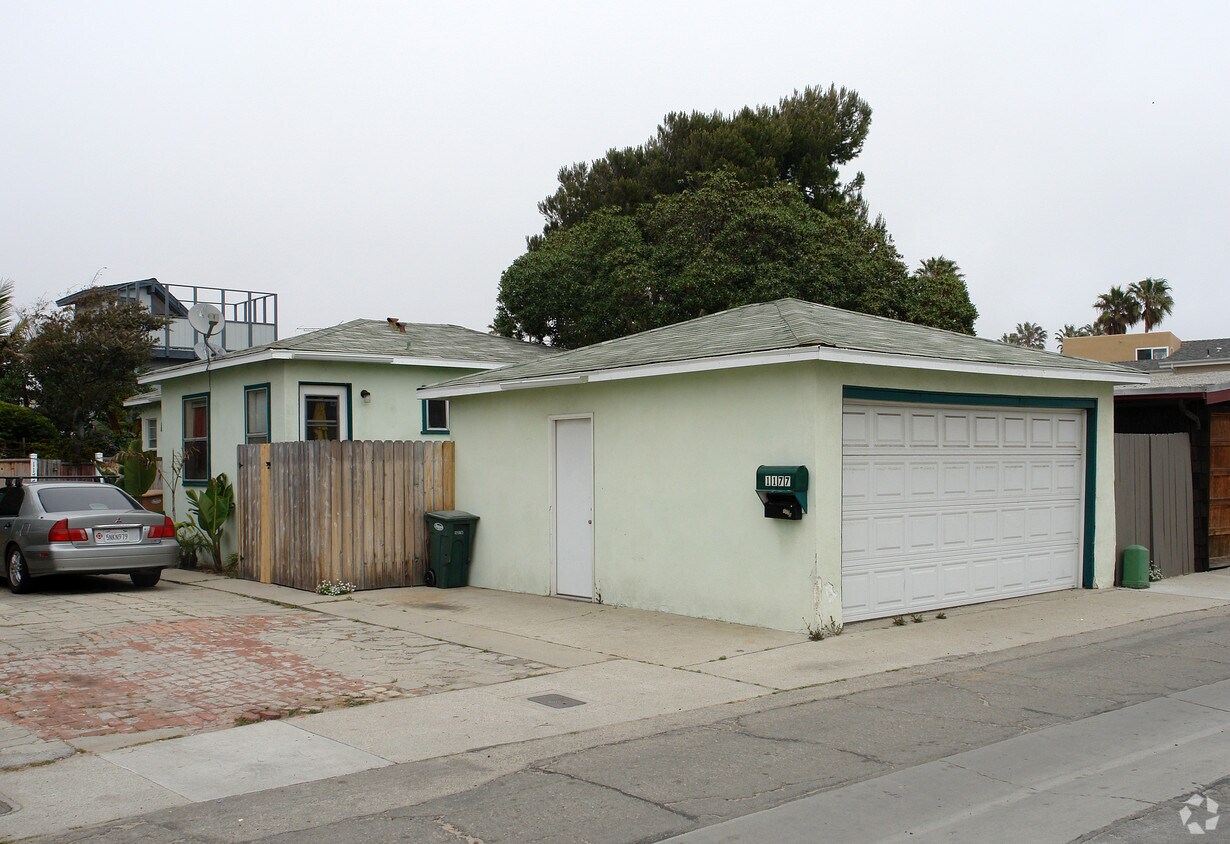 Primary Photo - 1175-1177 Brunswick Ln