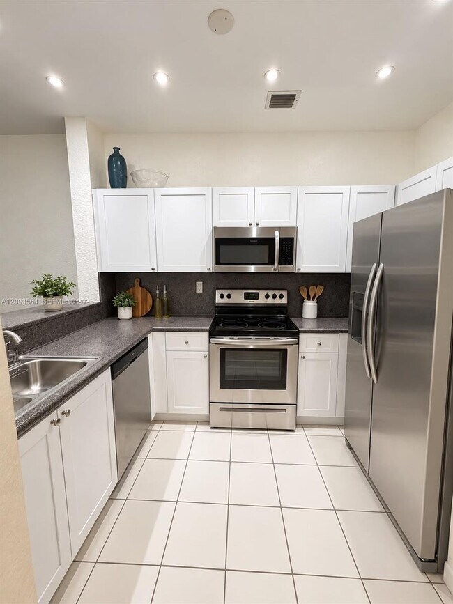 Foto del edificio - 7050 NW 177th St