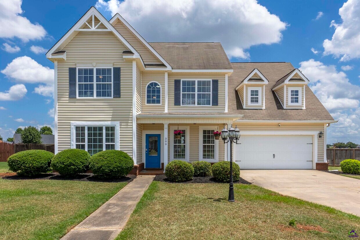 Foto principal - 309 Raleigh Dr