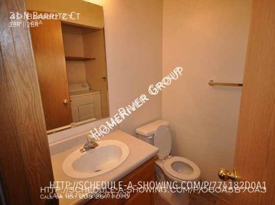 Building Photo - Quaint 2 Bed 1.5 Bath!