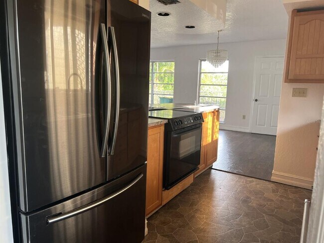 Building Photo - 4126 Gardner Dr