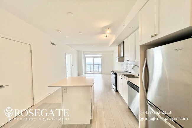 Building Photo - Modern 2-Bedroom, 2-Bath Condo in Downtown...