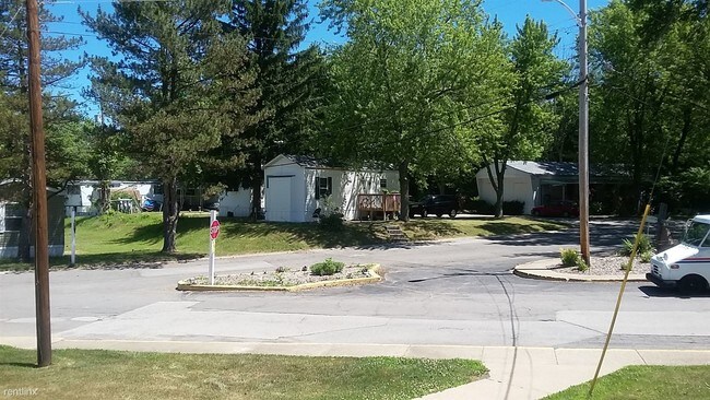 Building Photo - 810 Elmwood Park Dr