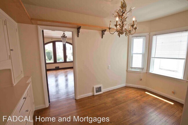 Building Photo - 4 br, 3 bath House - 75 Melba Avenue