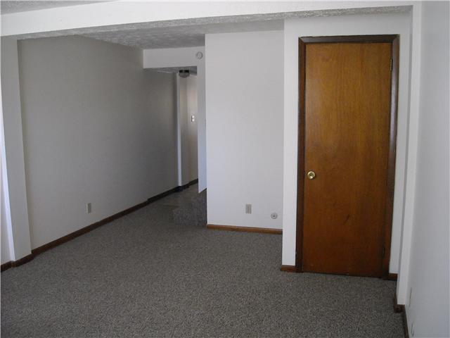 Building Photo - 860 N Lincoln St