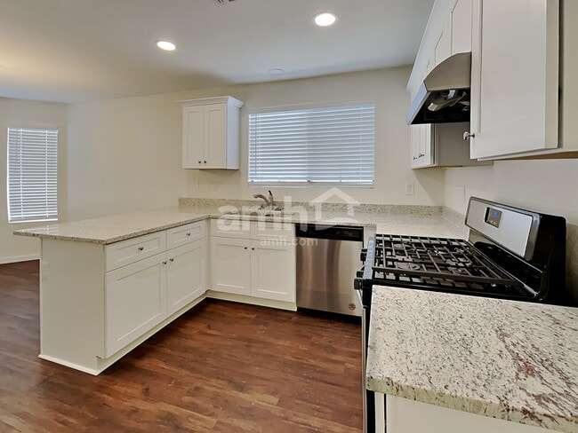 Building Photo - 3237 E Blackhawk Dr