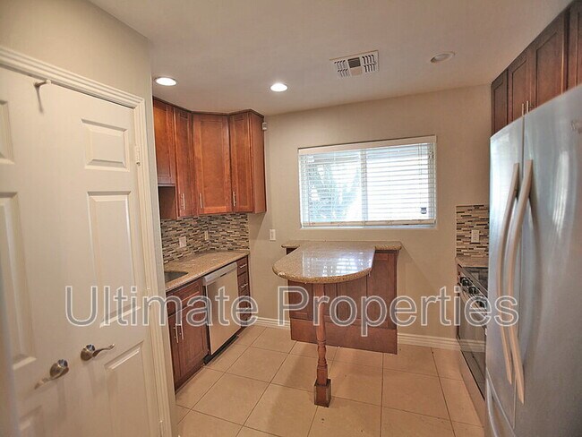 Foto del edificio - 1003 W Howe St