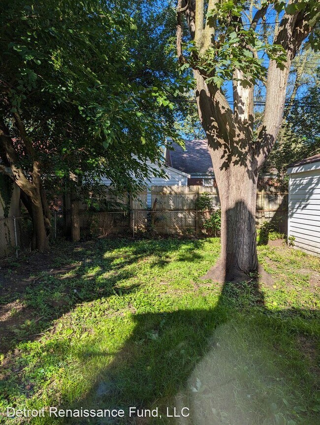 Foto del edificio - 3 br, 1 bath House - 19469 Warwick St
