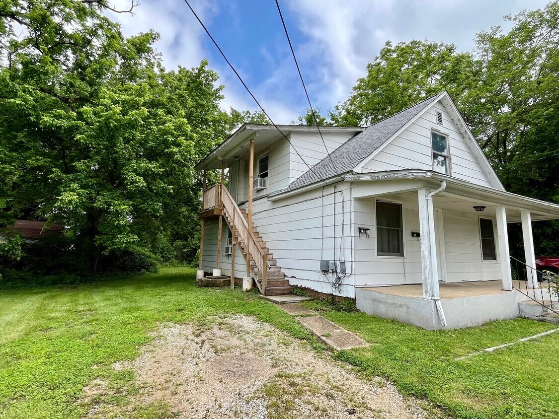 1717A E Washington St Unit EW17A, Sullivan, MO 63080 Room for Rent