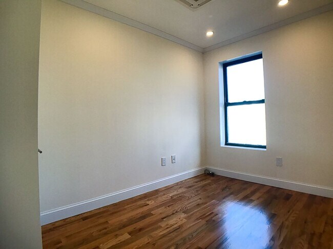 Building Photo - 109 Park Pl