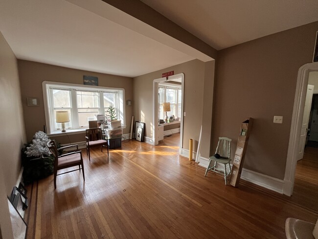 Building Photo - 202 Forrest Ave