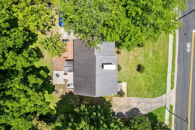 Foto del edificio - 803 W Davis St