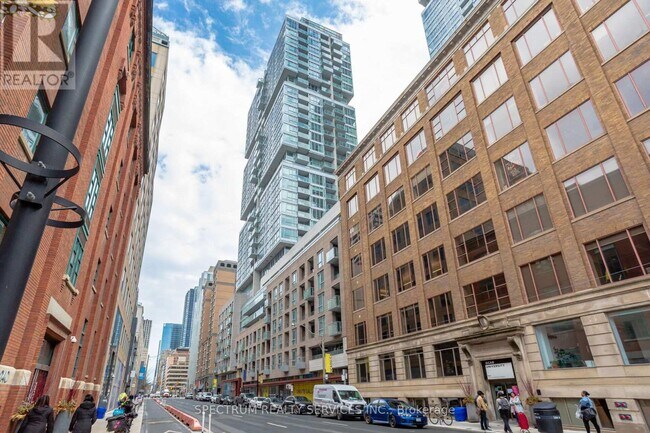 Building Photo - 199 Richmond St W