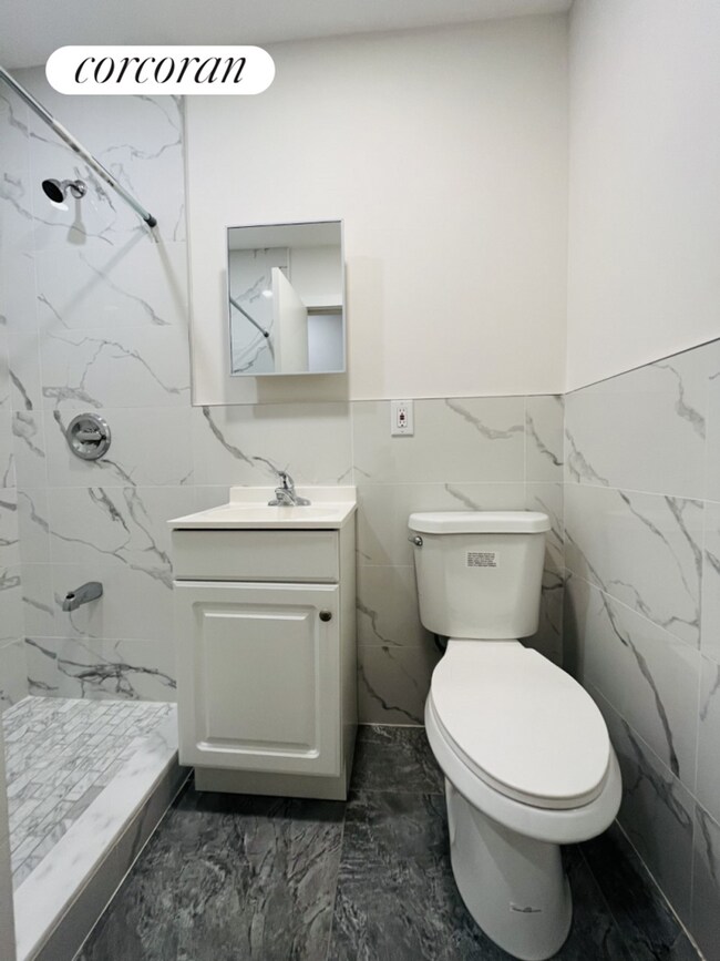 Foto del edificio - 963 Madison St