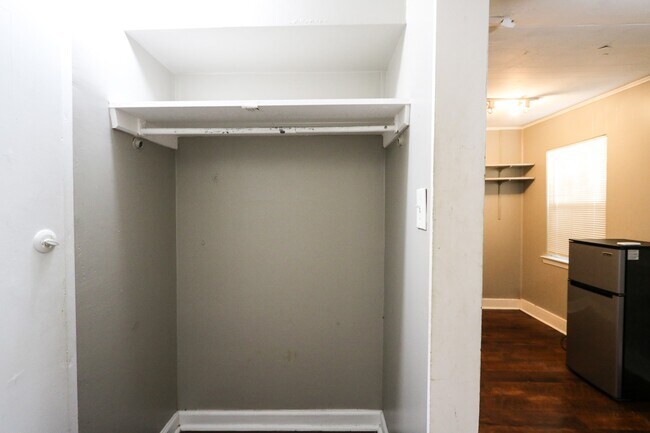 Foto del edificio - 4615 University Oaks Blvd