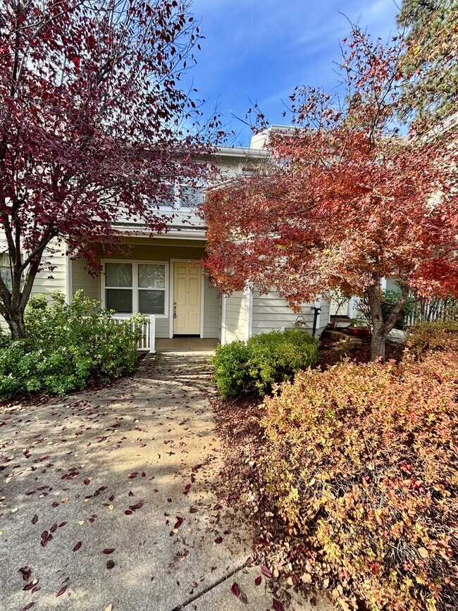 Foto del edificio - 114 Ironhorse Place