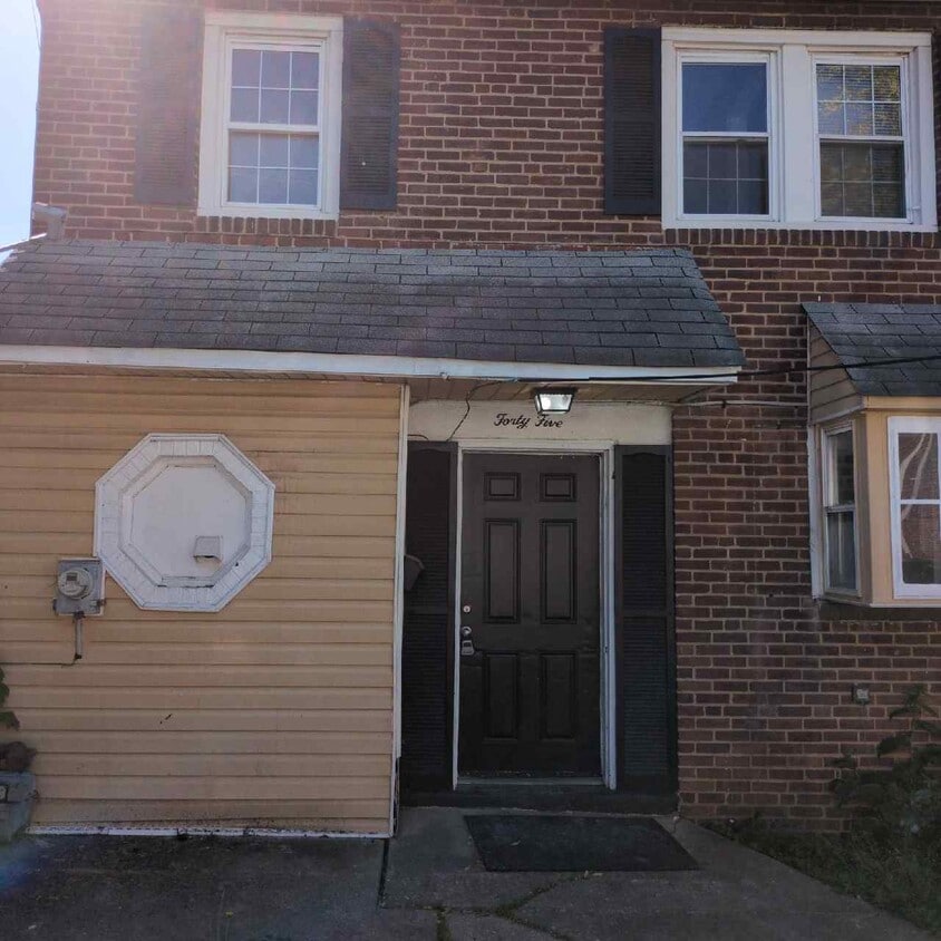 Primary Photo - 45 S Pennewell Dr