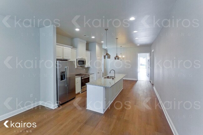 Building Photo - 4816 W Dacha Ln