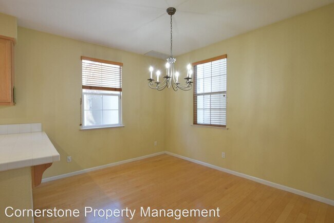 Building Photo - 2273 Golden Crest Common
