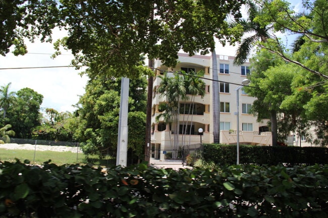 Building Photo - 1834 Brickell Ave